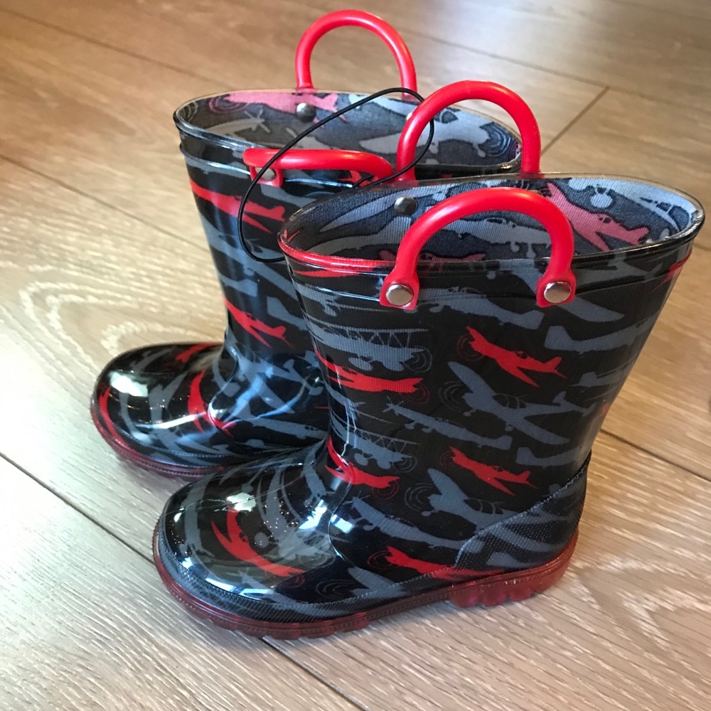 Lilly of New York light up airplane rain boots